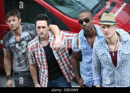 Duncan James, Antony Costa, Simon Webb, Lee Ryan von Blue Stars außerhalb der ITV-TV-Studios London, England - 03.05.11 Stockfoto