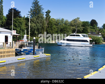 dh Taupo Hafen TAUPO Neuseeland Kreuzfahrt Cat Katamaran touristische Reise Lake Taupo Kreuzfahrten Stockfoto