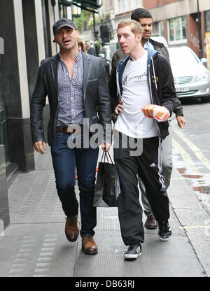 Louie Spence außerhalb der Ivy Restaurant London, England - 05.05.11 Stockfoto