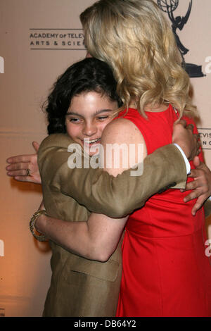 Max Burkholder und Monica Potter The Academy of Television Arts & Sciences 4. Jahrestagung "Television Academy ehrt" Gala statt im The Beverly Hills Hotel - Ankunft Los Angeles, Kalifornien - 05.05.11 Stockfoto