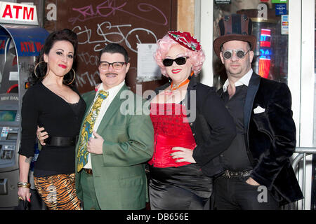 Angie Pontani, Murry Hill, Dirty Martini, Jeremy Dita Von Teese startet ihre neue Signatur cocktail "The Cointreau MargaDita' in Los Feliz New York City, USA - 05.05.11 Stockfoto