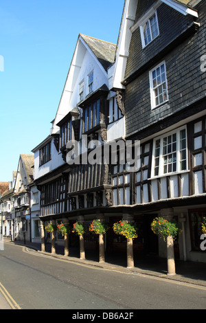 Das historische Butterwalk Tudor Gebäude in Dartmouth, Devon, England, UK. Stockfoto