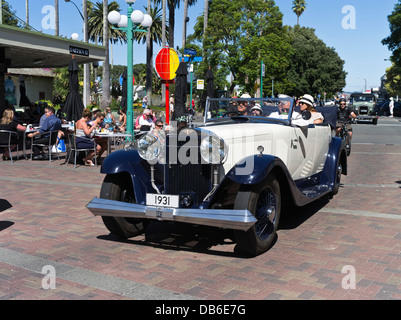 dh Art Deco Weekend NAPIER NEW ZEALAND Classic Oldtimer 1931 Parading Straßen Festival Motoren Tour Autos fahren Auto Stockfoto