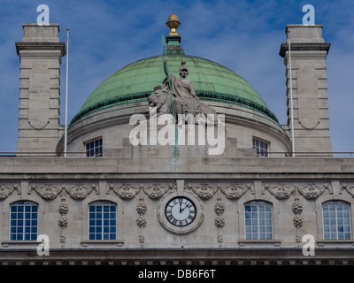 Britannia ikonische Statue auf Regent Street Gebäude Stockfoto