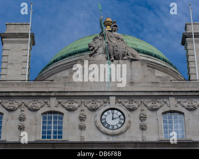 Britannia ikonische Statue auf Regent Street Gebäude Stockfoto