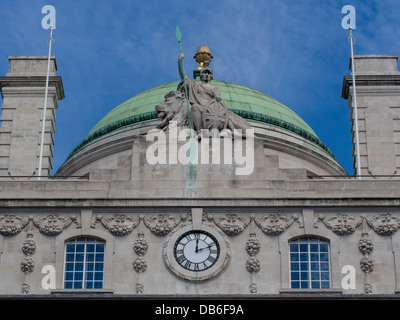 Britannia ikonische Statue auf Regent Street Gebäude Stockfoto