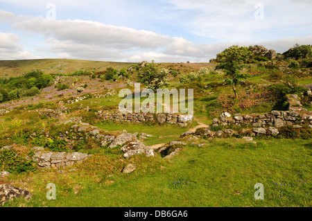 Verlassenen mittelalterlichen Dorf in der Nähe von Hound Tor Dartmoor National Park England UK GB Stockfoto