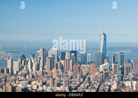 Südlichen Manhattan Skyline New Yorks mit der fast fertigen One World Trade Center. Stockfoto