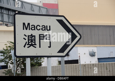 China, Macau. Macau war die erste und die letzte europäische Kolonie in China. Macau Straßenschild. Stockfoto