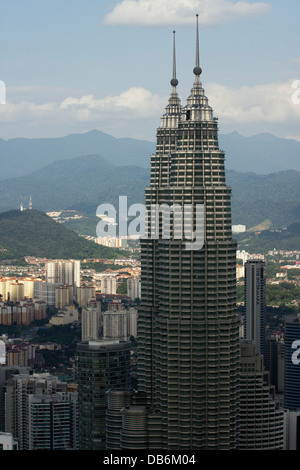 Oben auf die Petronas Towers von den KL Tower gesehen Stockfoto