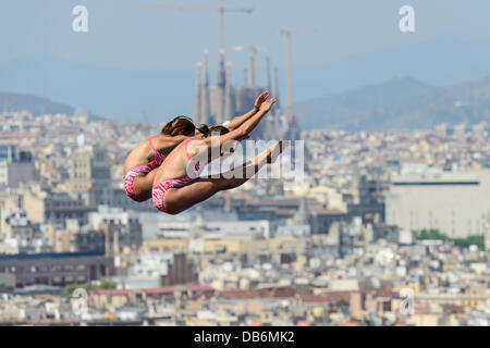 Barcelona, Spanien. 22. Juli 2013. Maria Kurjo (L) und ...