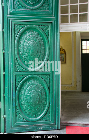 China, Macau. Historisches Zentrum von Macao, UNESCO. Santa Domingo Square, St. Dominic's Kirche. Äußere Kirchentür Detail. Stockfoto