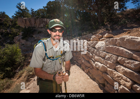 Ranger Christopher Streit auf der südlichen Kiabab Trail, South Rim, Grand Canyon National Park, Arizona. Stockfoto