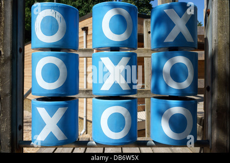 X und O oder Tic Tack toe Spiel an einer Grundschule auf Bowen Island, BC, Kanada Stockfoto