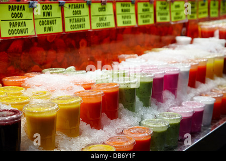 frisch gepresste Säfte zum Verkauf in la Boqueria-Markt in Barcelona-Katalonien-Spanien Stockfoto