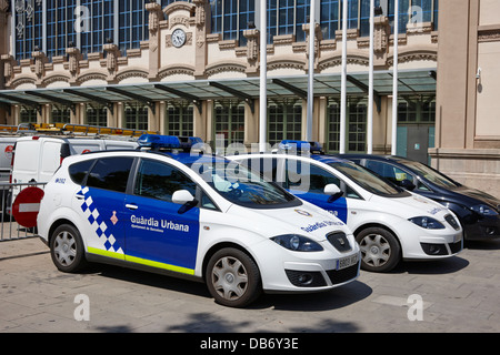 Policia Guardia Urbana Streifenwagen außerhalb der Estacio del Nord Bahnhof Barcelona-Katalonien-Spanien Stockfoto