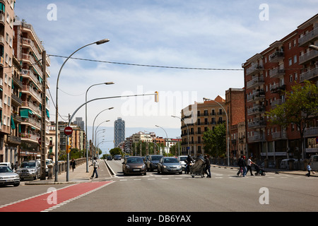 auf der Suche nach unten Carrer De La Marina Barcelona-Katalonien-Spanien Stockfoto