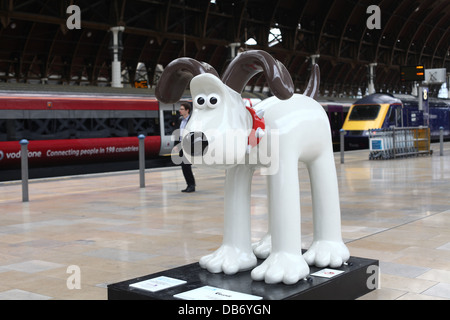 Tülle in Paddington Station, das Ende der Schiene Linie verbindet London nach Bristol, Juni 2013 Stockfoto