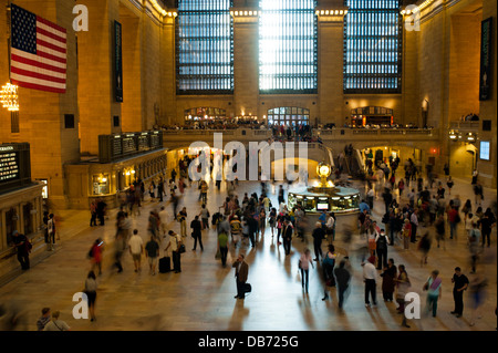 Menschen / Reisende in Grand Central Station, New York City Stockfoto