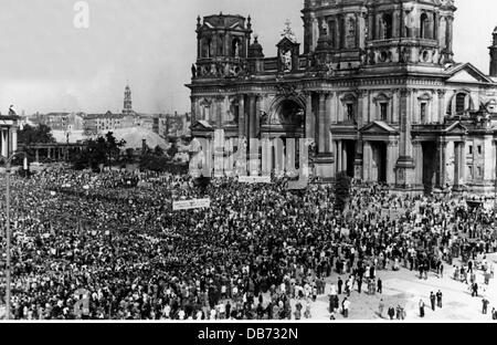 Nachkriegszeit, Politik, Deutschland, politische Kundgebung, Tag der Opfer des Faschismus, Lustgarten, Berlin, 12.9.1948, Zusatz-Rechte-Clearences-nicht vorhanden Stockfoto