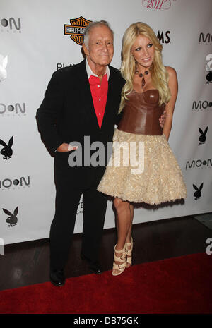 Hugh Hefner, Crystal Harris Playboys Playmate des Jahres 2011 am Mond Nachtclub im The Palms Hotel and Casino Las Vegas, Nevada - 06.05.11 Stockfoto