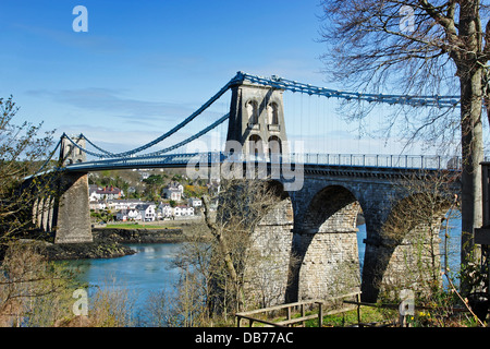 Telford Aussetzung der Menai Straits auf Anglesey im Norden von Wales, zwischen den Städten von Bangor und Menai Bridge überqueren. Stockfoto