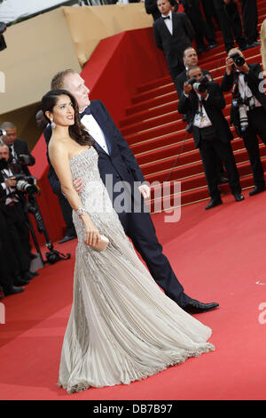 Salma Hayek, Francois Henri Pinault Cannes International Film Festival 2011 - Tag 1 - Midnight In Paris Premiere - - Arrivals Cannes, Frankreich - 11.05.11 Stockfoto