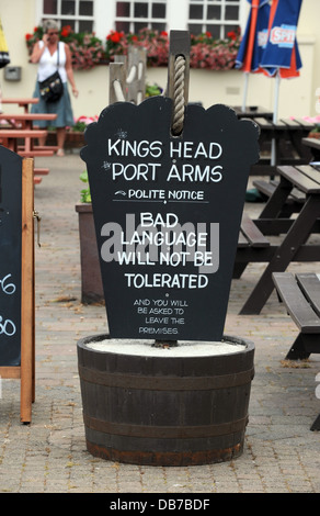 Fordern Sie für keine schlechte Sprache in den Hafen Arme und Kings Head Pubs in Deal kent Stockfoto
