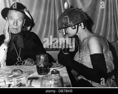 Festlichkeiten, Karneval, Fest des 'Deutschen Ritter', kostümiertes Paartessen, Löwenbräukeller, München, 1957, Zusatz-Rechte-Clearenzen-nicht vorhanden Stockfoto