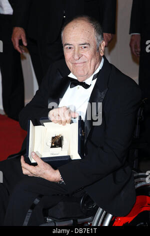 Regie Bernardo Bertolucci 2011 Internationale Filmfestspiele Cannes - Tag 1 Eröffnungsfeier und Mitternacht in Paris Premiere Cannes, Frankreich - 11.05.11  Stockfoto