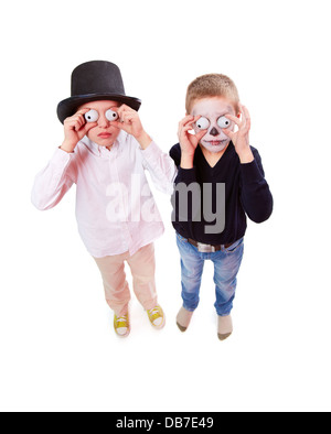 Foto von zwei unheimlichen jungen beängstigend Leute an Halloween Stockfoto