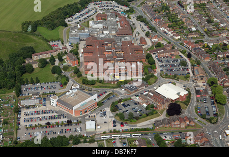 Luftaufnahme von Queens Hospital, Burton Upon Trent, Staffordshire Stockfoto