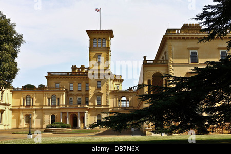 Die Eingangsfassade von Osborne House auf der Insel Wight, East Cowes, Großbritannien. Stockfoto