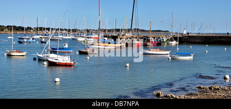 Panorama-Port von La-Trinité-Sur-Mer, eine Gemeinde im Département Morbihan in der Bretagne im Nordwesten Frankreichs Stockfoto