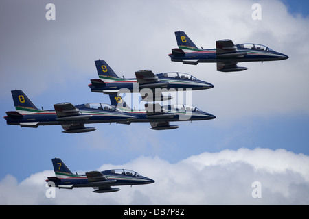 Flugzeug anzeigen auf 2013 RIAT Royal International Air Tattoo in Fairford italienischen Frecce Tricolori Display Team in 339-A Stockfoto