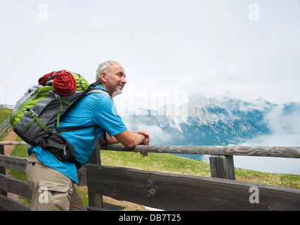 Wanderer auf der Gundhuette alpine Kabine Stockfoto