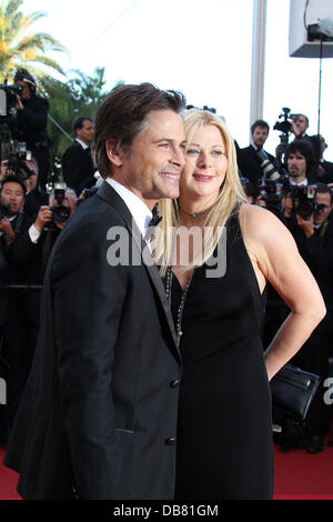 Schauspieler Rob Lowe und seine Frau Sheryl Berkoff, 2011 Cannes International Film Festival - Tag 6 - The Tree Of Life - Premiere - Abfahrten Cannes, Frankreich - 16.05.11 Stockfoto