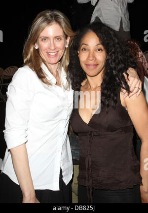 Helen Slater und Kimberly Russell "The Road To Freedom" live Publikum Bühne Lesung auf der LACC Camino Theatre Los Angeles, Kalifornien - 15.05.11 Stockfoto