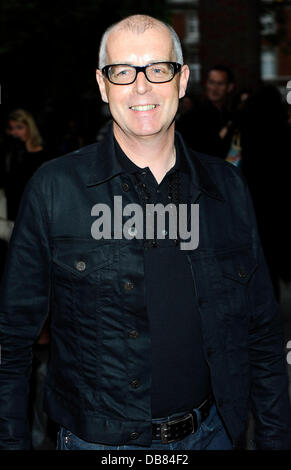 Neil Tennant (Pet Shop Boys) kümmert sich die Presse-Nacht der Kleopatra: Northern Ballet im Sadlers Wells Theatre, London, England.  17.05.11 Stockfoto