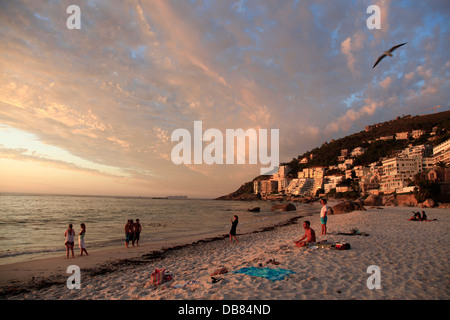 Sonnenuntergang am Clifton Beach, Cape Town, Südafrika. Stockfoto