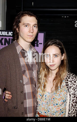 Paul Dano und Zoe Kazan Öffnung Nacht der öffentlichen Theater-Labor-Produktion von "Knickerbocker" unter der Regie von Pippin Parker im öffentlichen Theater - Ankunft New York City, USA - 19.05.11 Stockfoto