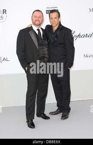 AmfAR CEO Kevin Robert Frost und Kenneth Cole Cannes International Film Festival 2011 - Tag 9 AmFar Kino gegen Aids Gala - Ankünfte Cap d ' Antibes, Frankreich - 19.05.11 Stockfoto