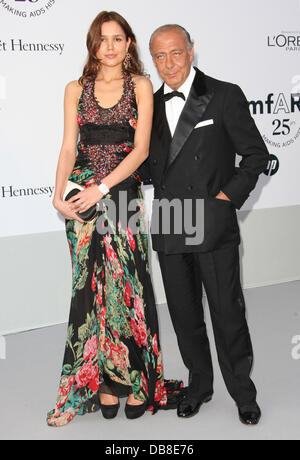 Fawaz Gruosi und Gast 2011 Cannes International Film Festival - Tag 9 AmFar Kino gegen Aids Gala - Ankünfte Cap d ' Antibes, Frankreich - 19.05.11 Stockfoto