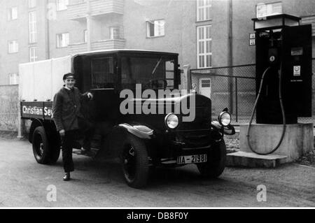 Transport / Transport, Autos, Transporter, Mercedes-Benz L 1000 Express des Fleisch- und Wurstwarengroßhändlers Christian Seyferth, München, 1930er Jahre, Zusatzrechte-Abfertigungen-nicht vorhanden Stockfoto