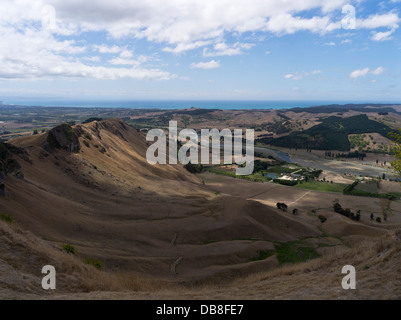 dh Te Mata Peak HAWKES BAY NEW ZEALAND Anzeigen des trockenen Sommers Tukituki Tal Landschaft Te Mata Hügel Reihe Stockfoto