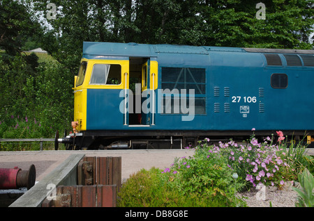 Diesel-elektrische Typ 2 Klasse 27 D5394 27106 BRCW Broomhill Bahnhof Strathspey Steam Railway Highlands Schottland Stockfoto