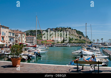 Cassis Old Vieux Port Harbour Provence Französische Riviera Cote D'Azur Frankreich Mittelmeer Stockfoto