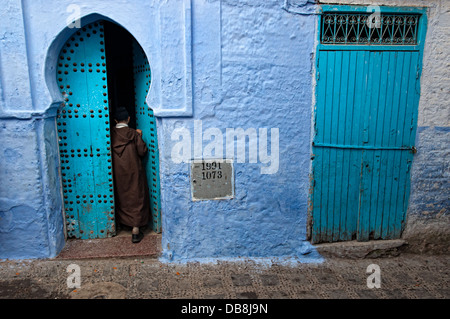 Blauen Türen in der Medina von Chefchaouen. RIF-Region, Marokko Stockfoto