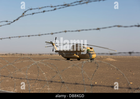 Amerikanischen Service Operation Eagle Claw verlassene Hubschrauber, Tabas, Iran Stockfoto