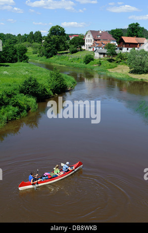 Kanufahrt am Fluss Abava in Sabile, Deutschland, Europa Stockfoto